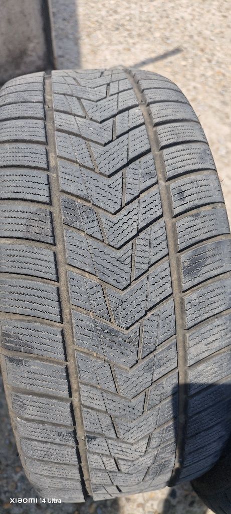 Зимни гуми Trakmax 245 35r20