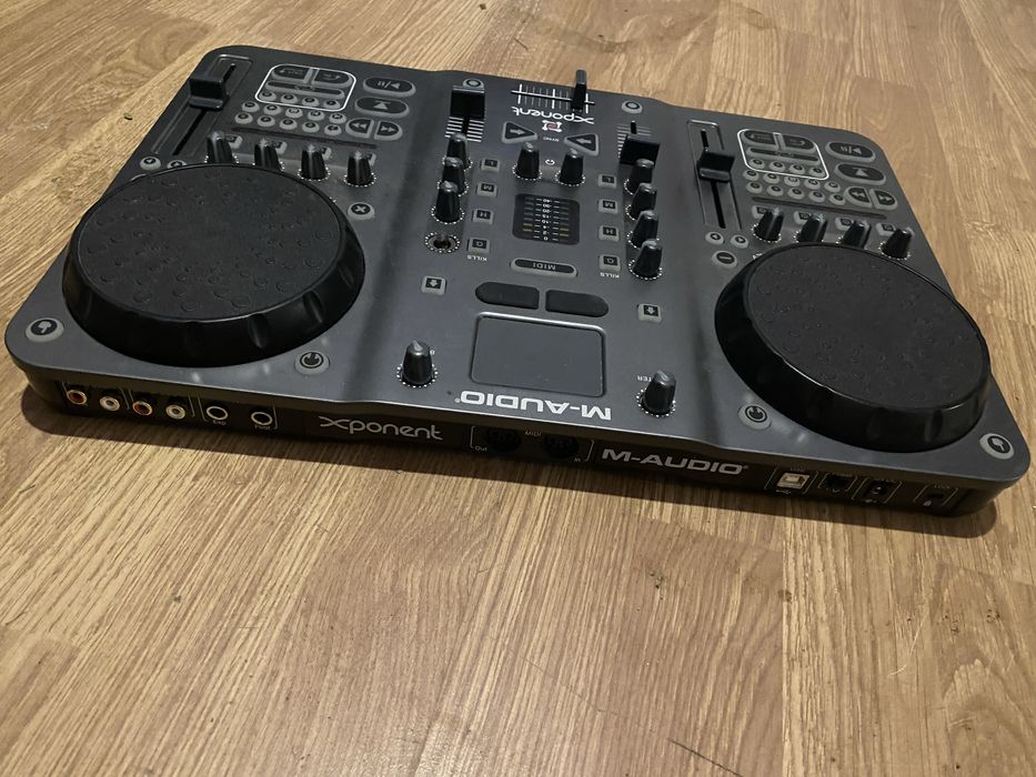 De vanzare Consola dj M-Audio