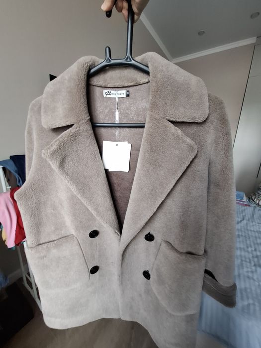 Продаётся женская верхняя одежда