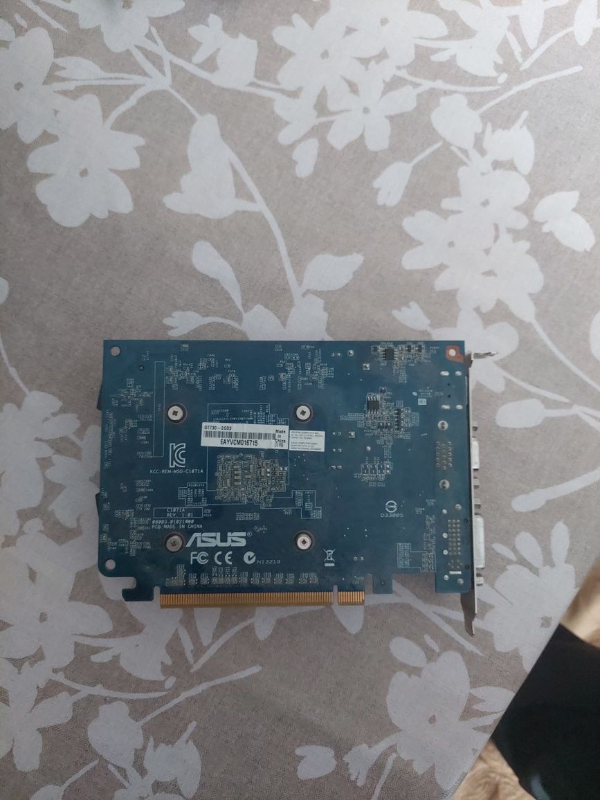 Видеокарта ASUS GT 730 GDDR3 — 2 ГБ, 1 вентилятор, HDMI/DVI/VGA