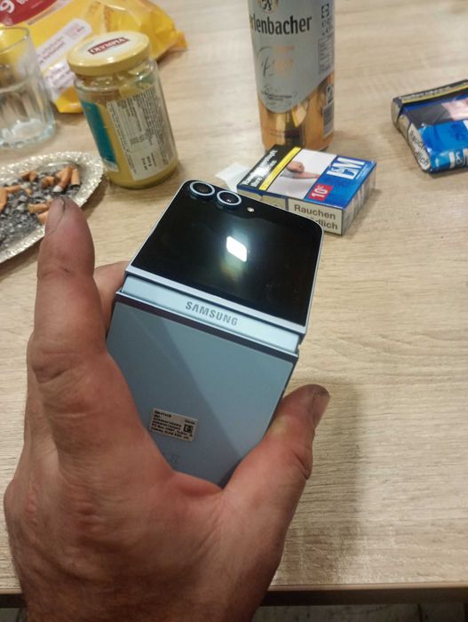 De vânzare Samsung F741B