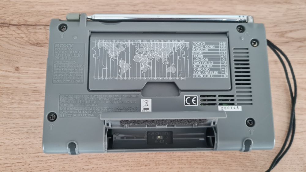 Stereo всевълново радио Sony ICF-SW35