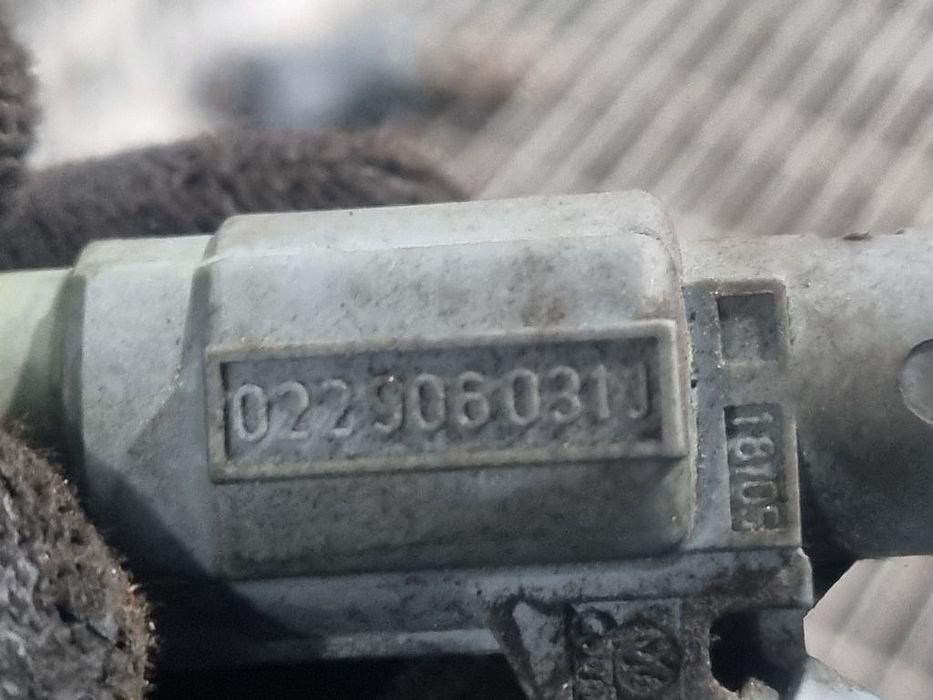 Injector Porsche Cayenne 3.2 Benzina 2002 - 2006 250CP M02.2Y (1131) Benzina 022906031J