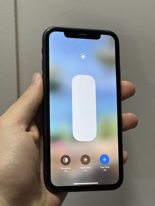 iPhone 11 128GB • Negru • Liber retea