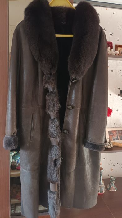 Vând haină de blana lungă cu guler sal