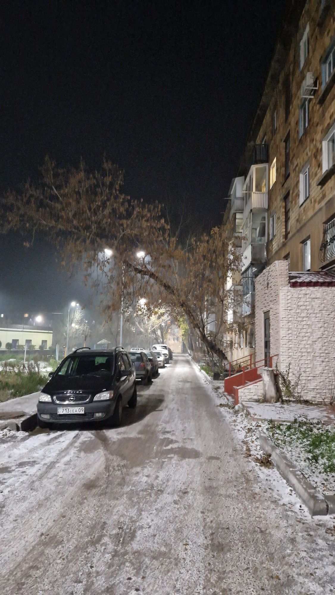 Сдам однакомнатную квартиру в центре пришахтинска