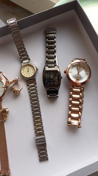 Часы женские б.у