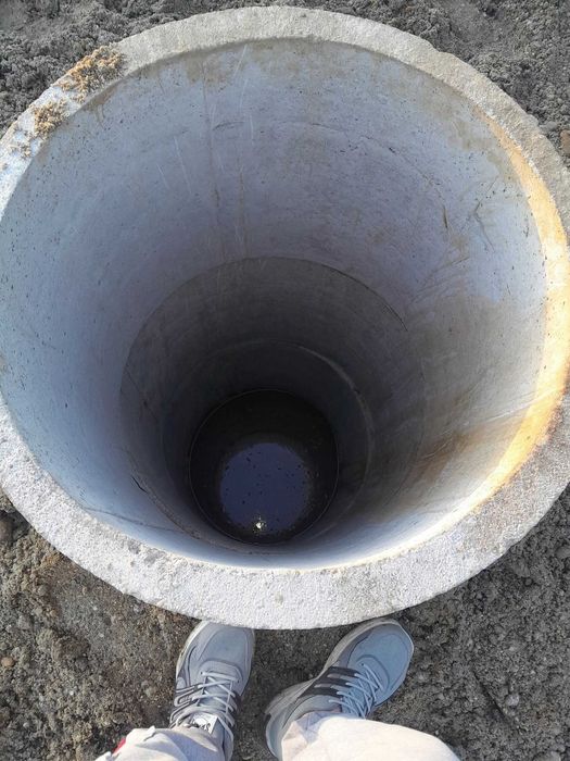 Fac fântâni,curat fantani, adâncesc fantani