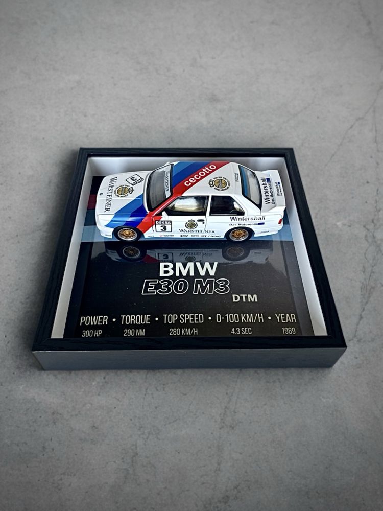 Shadowbox BMW E30 M3 DTM – Ramă cu machetă 1:24