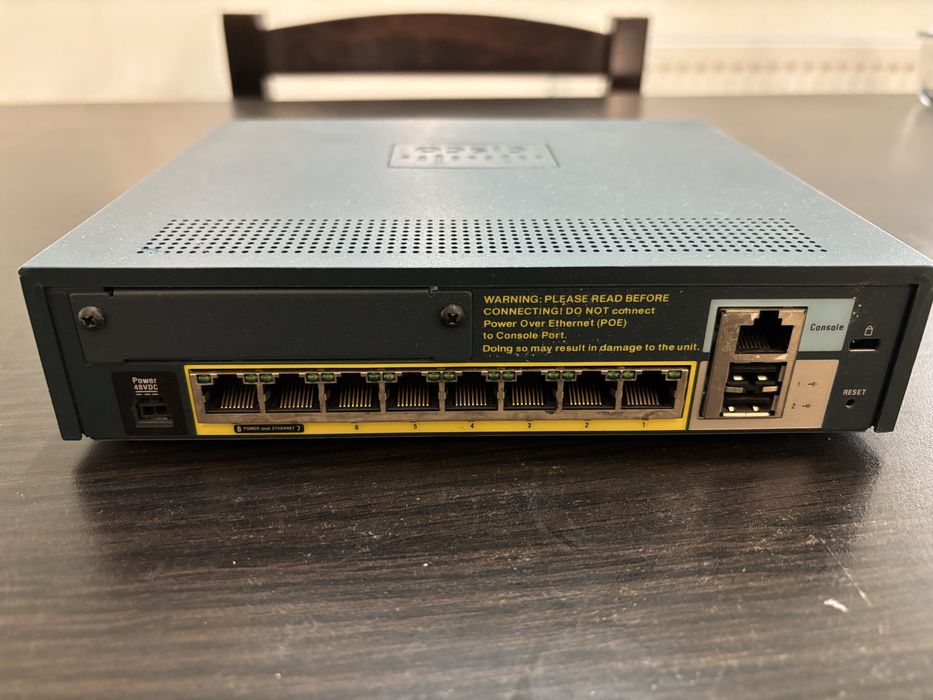 Cisco WLC 2106 Wireless LAN Controller cu alimentator inclus