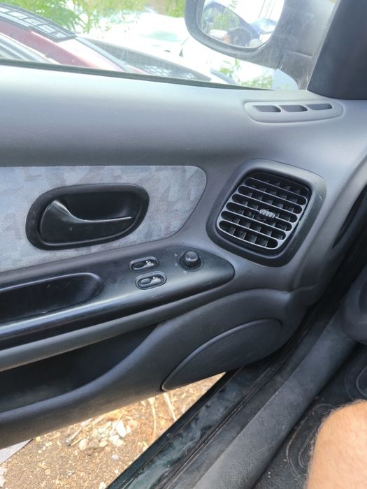 Рено Лагуна 98г. На части бензин. Renault