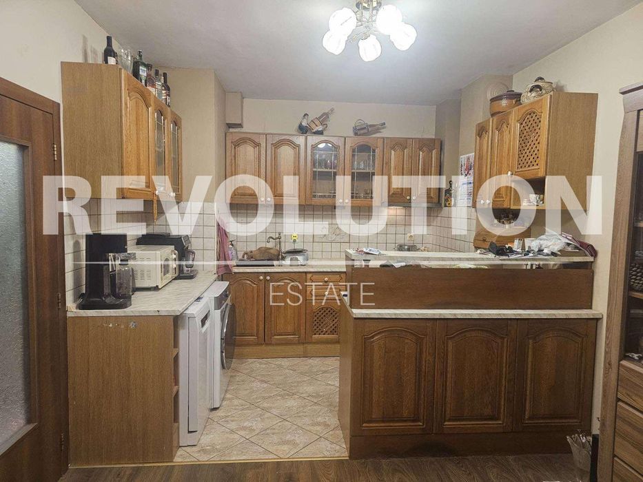 Тристаен апартамент в района на Лятно кино Тракия!