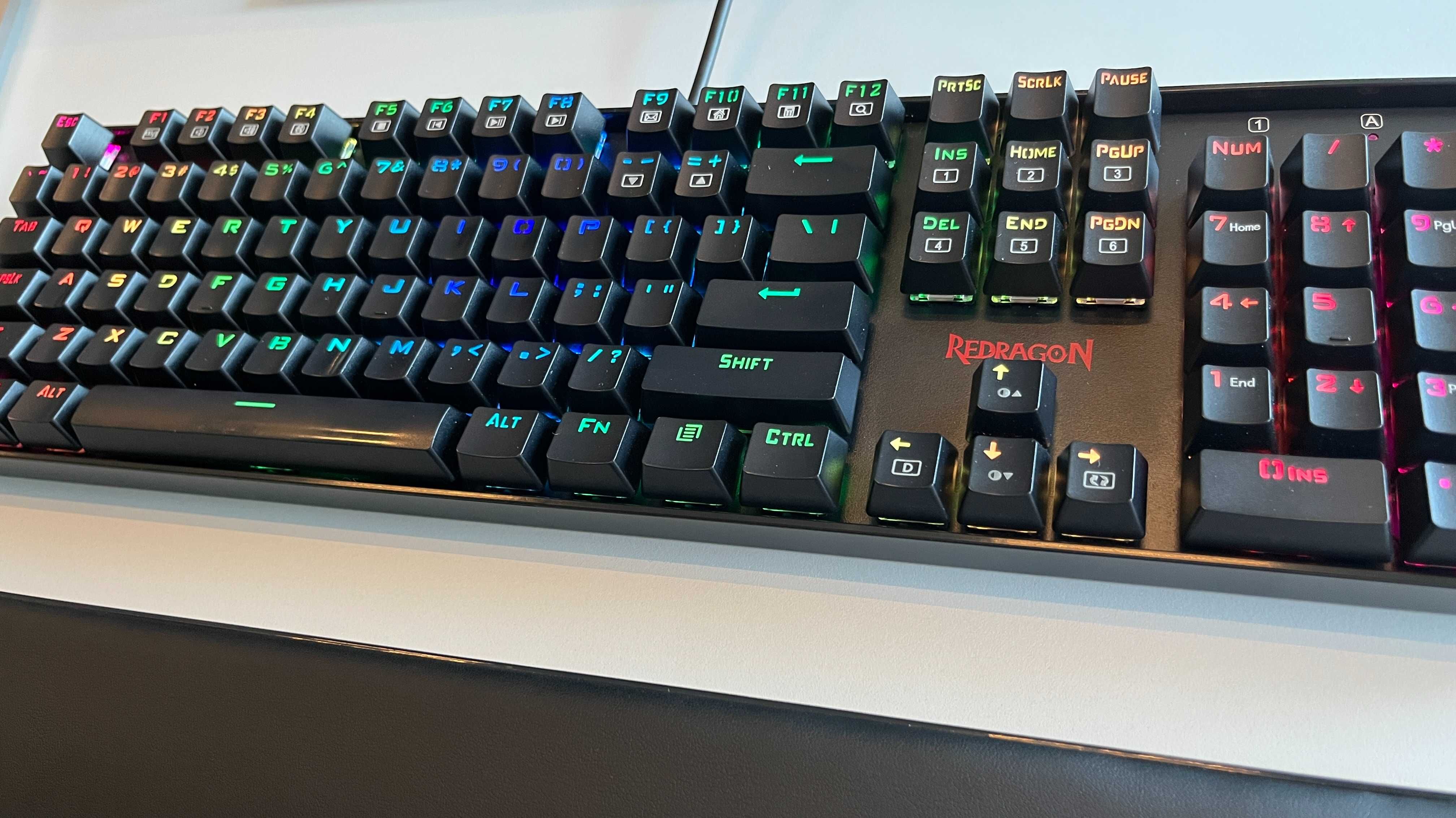 Tastatura Redragon Mitra K551 + Palmrest Redragon Meteor L