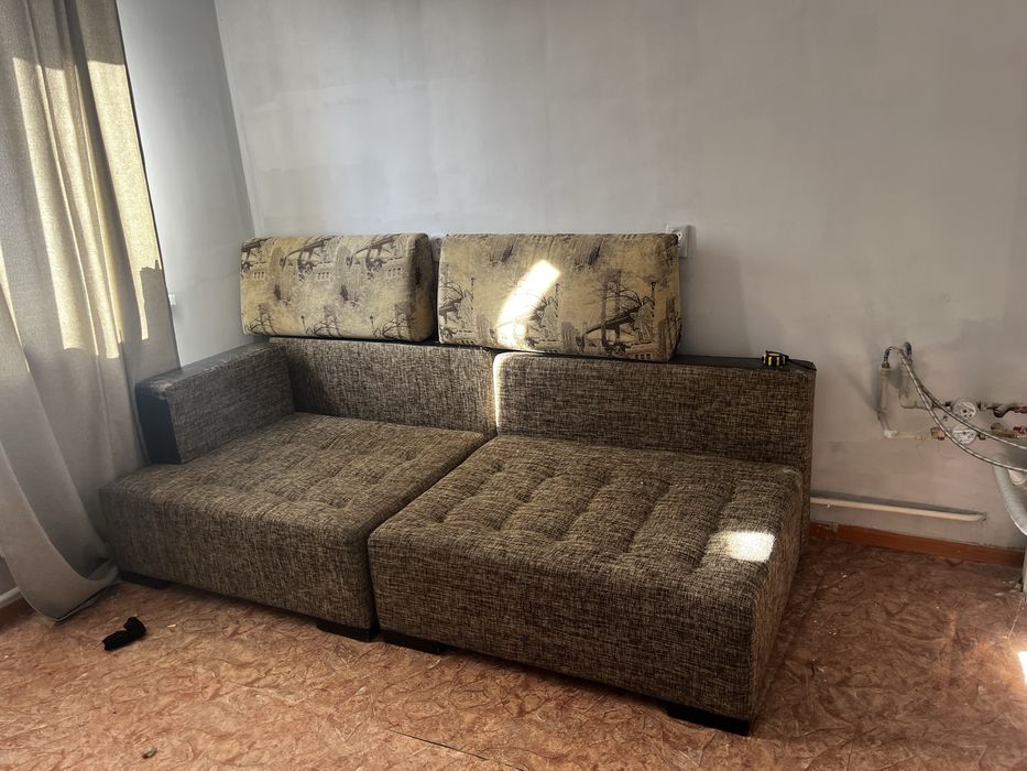 Продам диван в хорошем состояни, находитя по адресу Аль-фараби 6, КШТ