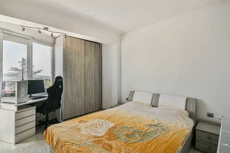 Продава се Тристаен апартамент в Варна, м-т Траката - 110 кв.м за 969 €/кв.м - Снимка #14