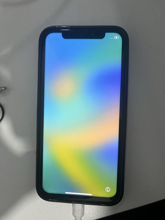 продается айфон 10