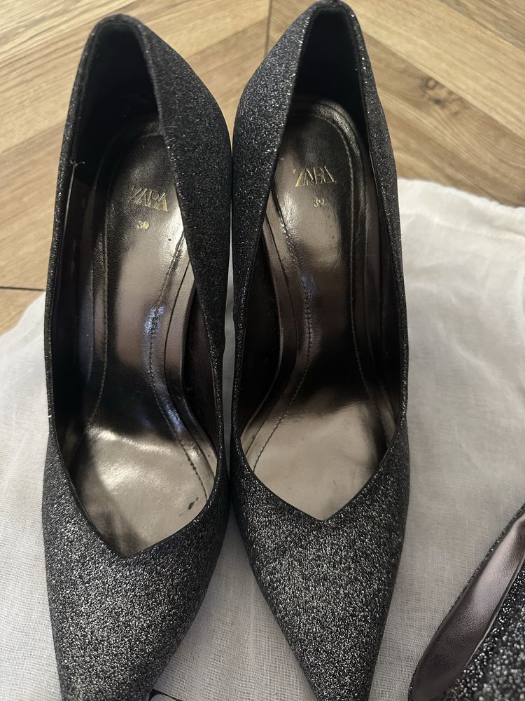 Обувки с ток Zara