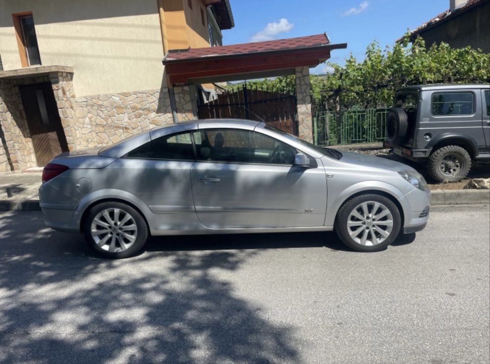 Opel Astra H TwinTop 1.6 десен волан на части