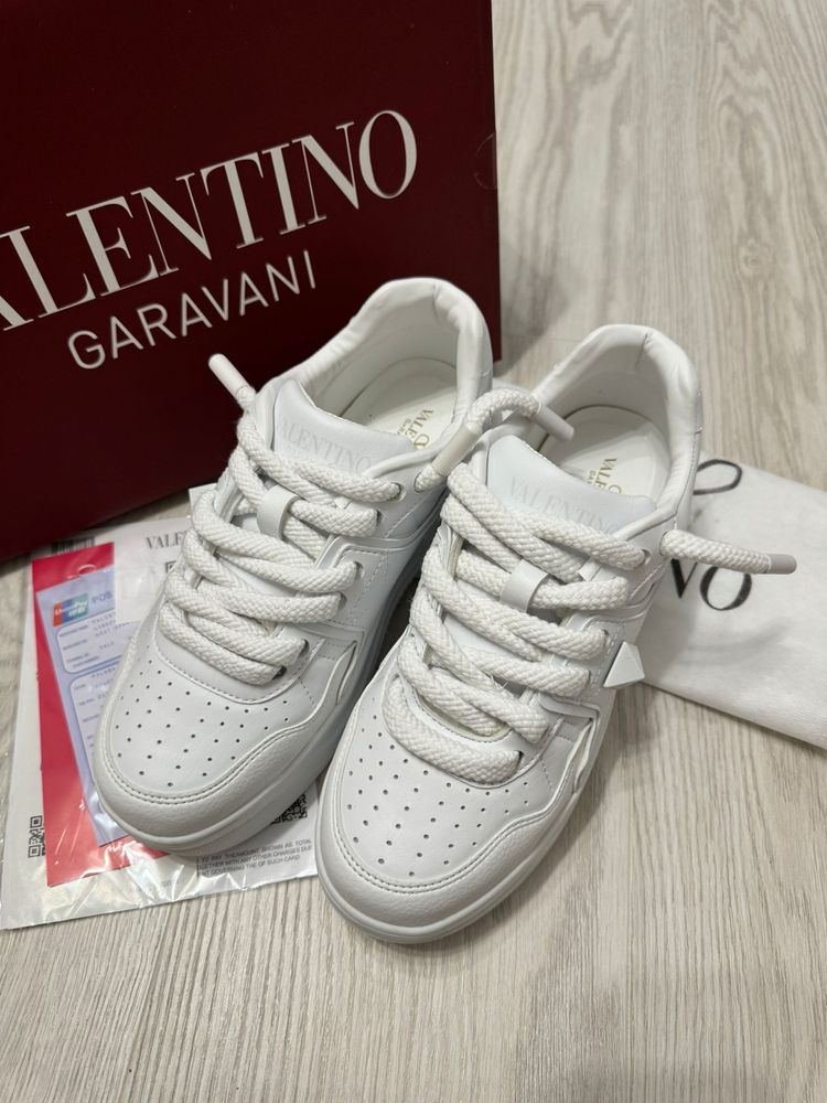 Valentino Gravani Full White