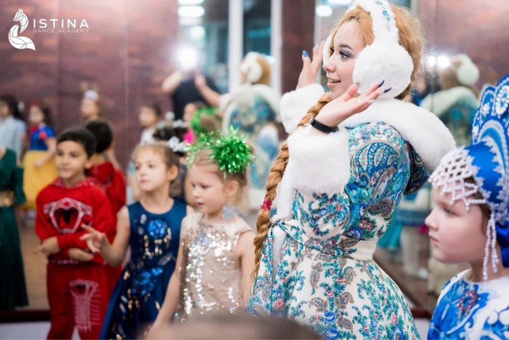 Дед мороз и снегурочка на новый год