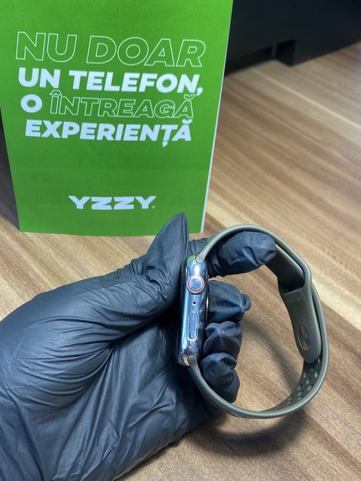 Apple Watch Seria 7 / 45 mm / Silver Stainless Steel / Ca nou