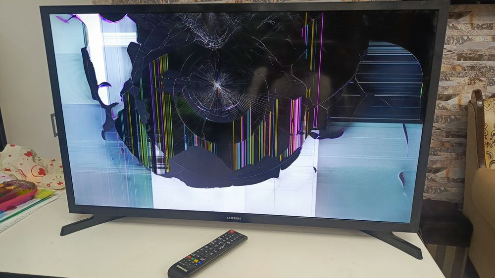 Продаётся телевизор samsung 32 smart