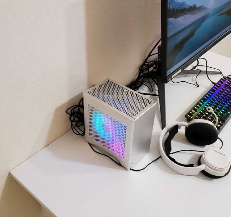 Mini-ITX Компьютер/Core i5-14600/Gigabyte RTX 5060/Монитор 2K 180HZ