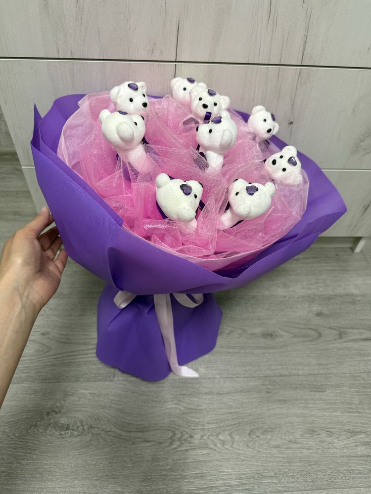 Букет с мишками.