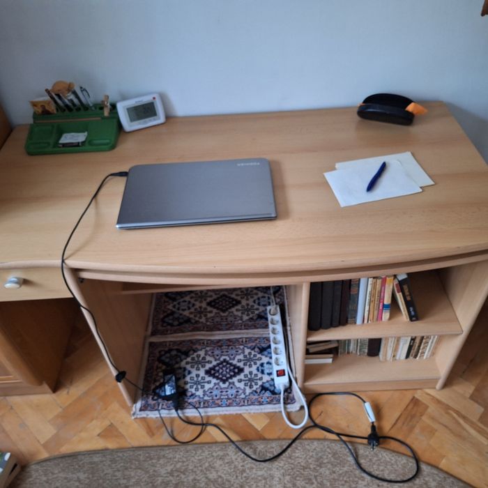 Birou cu două  suprafețe