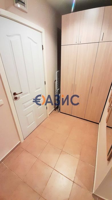 Продава се Двустаен апартамент в к.к. Слънчев бряг - 65 кв.м за 1085 €/кв.м - Снимка #2