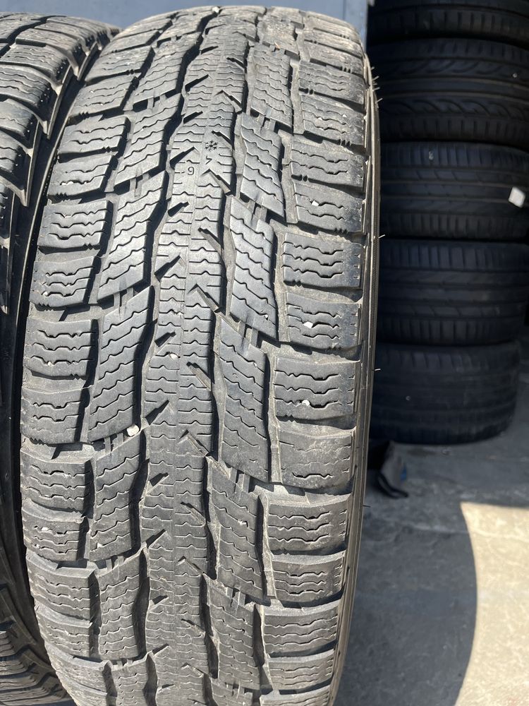 2 бр. гуми за бус 205/75/16C Nokian DOT 1419 6,5 mm