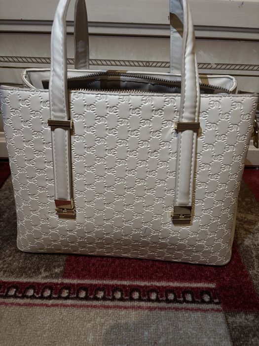 Сумки и кошелек в новом состоянии ни разу не использовала кошелек