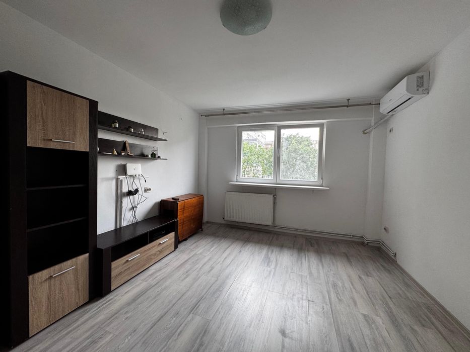 Apartament de doua camere, metrou Gorjului, centrala proprie