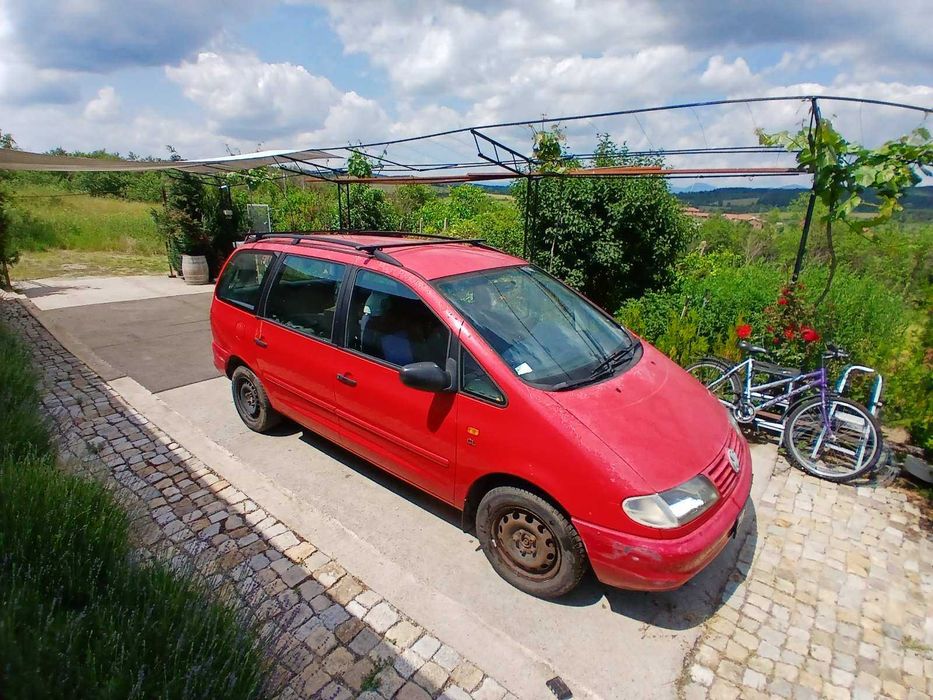 Продавам Volkswagen Sharan