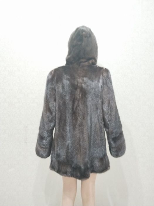 Продам шубу норковую