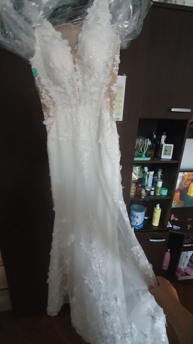 Rochie de mireasa +voal ( nepurtat)