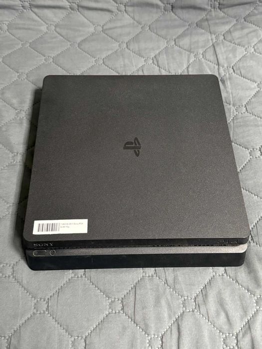 *** Перфектен *** PlayStation 4 Slim 1TB  2 Джойстика