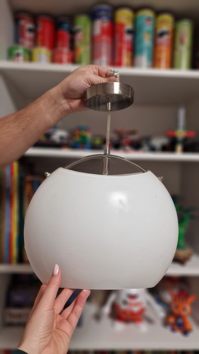 Стъклена лампа за таван