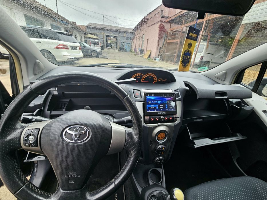 Toyota Yaris 2010 1.3 benzina
