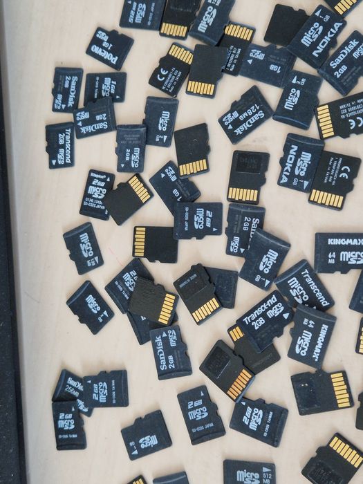 Card de memorie 1 si 2G