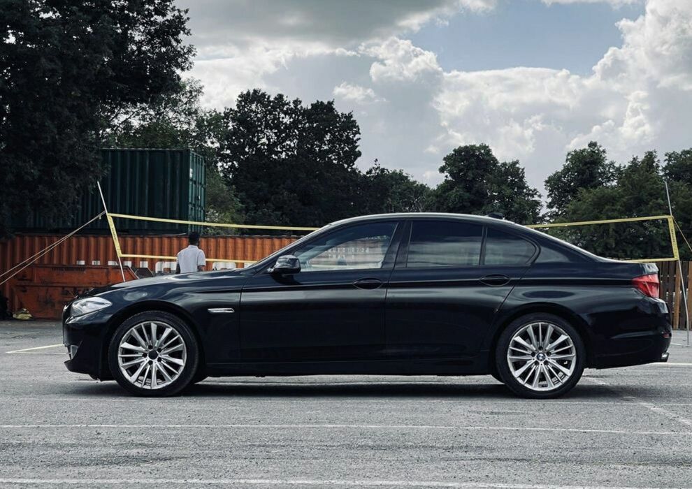 BMW seria 5  F10 Manual volan dreapta