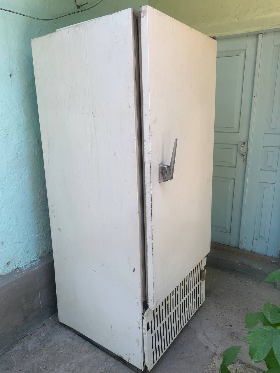 продается холодильник ШХ