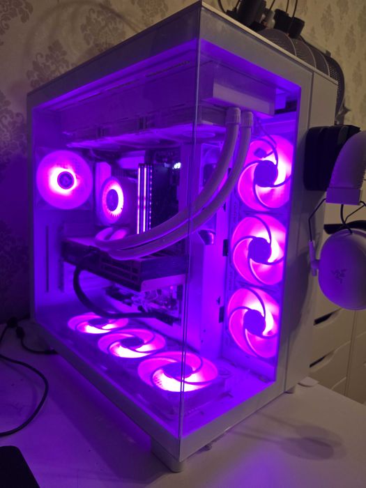PC Workstation/Gaming Complet - Ryzen 9950x, RTX 5080, Racire Arctic