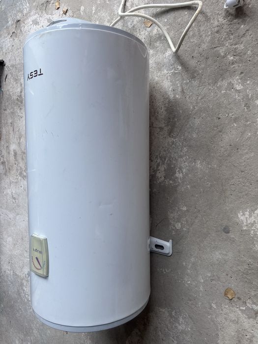 Boiler Tesy alb