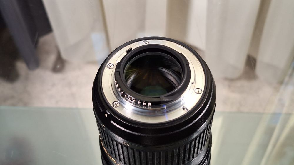 Obiectiv Nikon 24-70 f2.8 impecabil