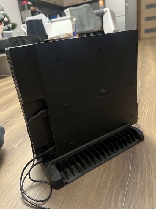 Ps4 pro 1tb охладител и тн