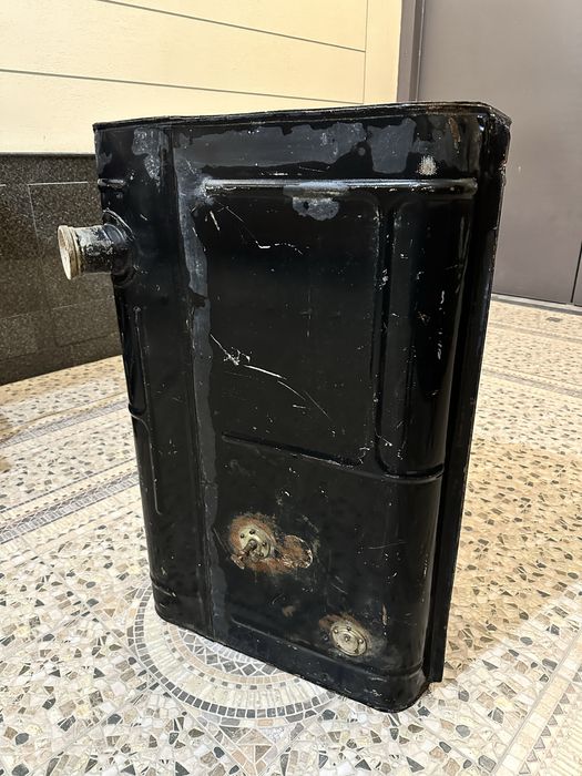 Топливный бак от советского автобуса