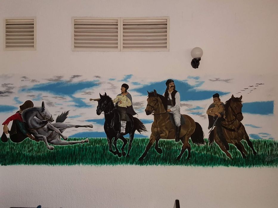 Picturi la comanda și decorative pentru locații publice și private