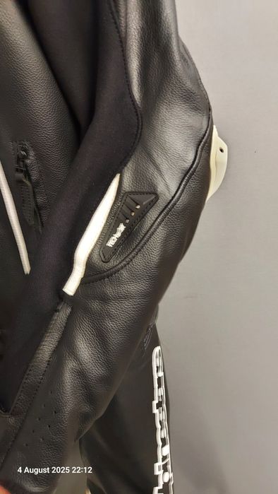Кожени мото екипи Alpinestars цял и от две части, размер 54 и 52.