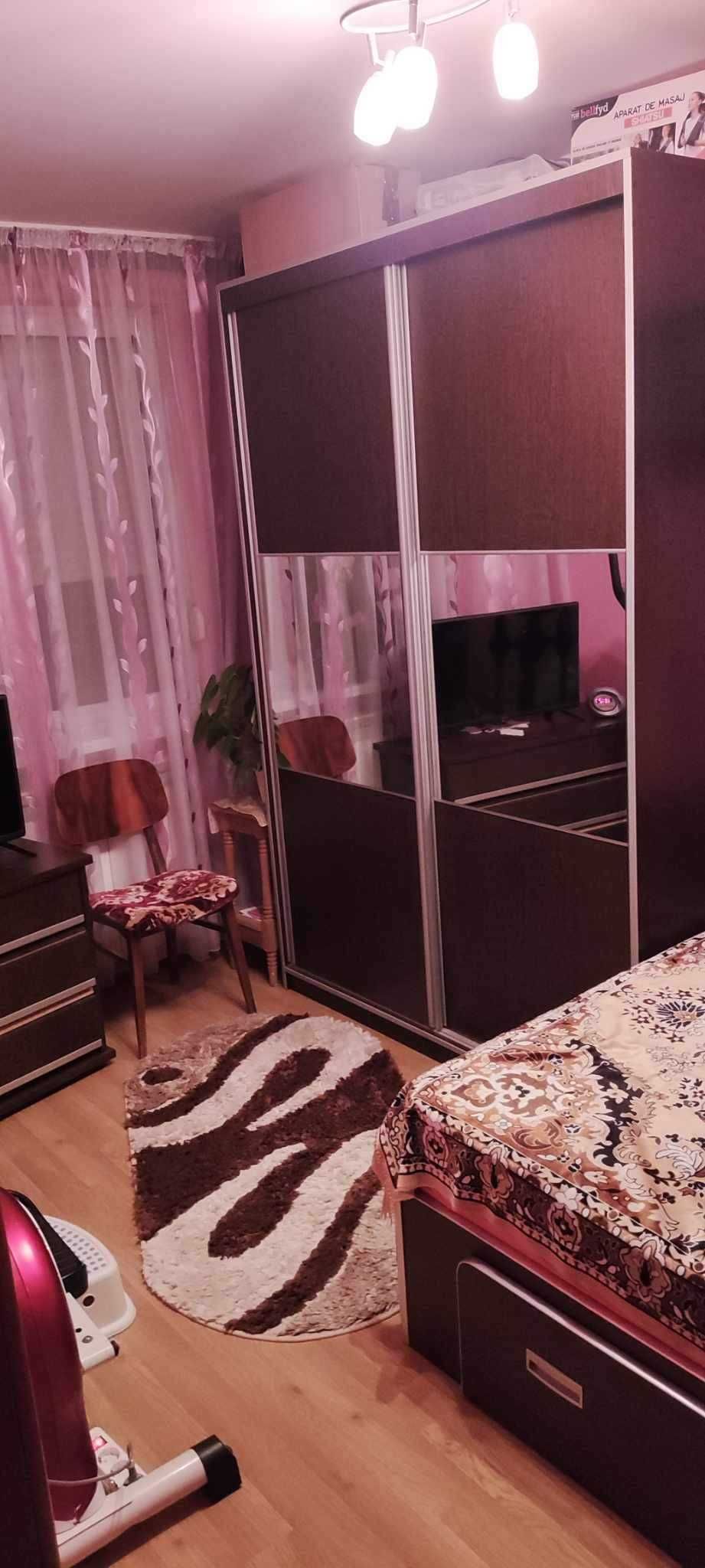 Apartament 3 camere semidecomandat  Micro 17-  mobilat si utilat